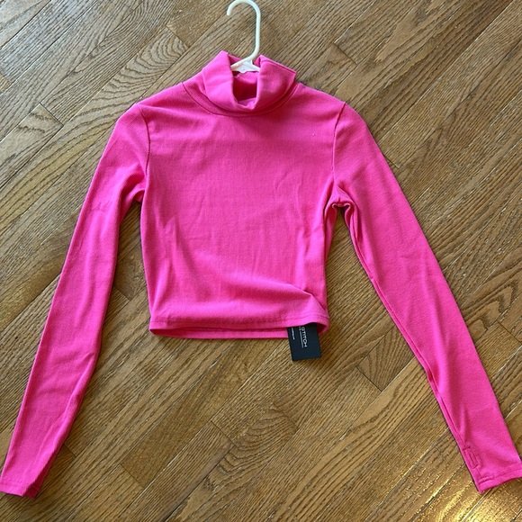 Pink turtleneck size small new with tags. - Picture 1 of 6